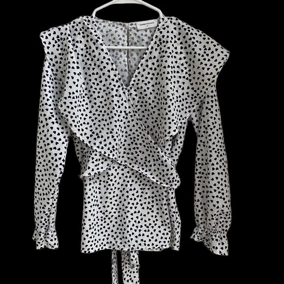 Goodnight Macaroon Heart Pattern Tie Back Black & White Size Medium Top - Picture 1 of 7